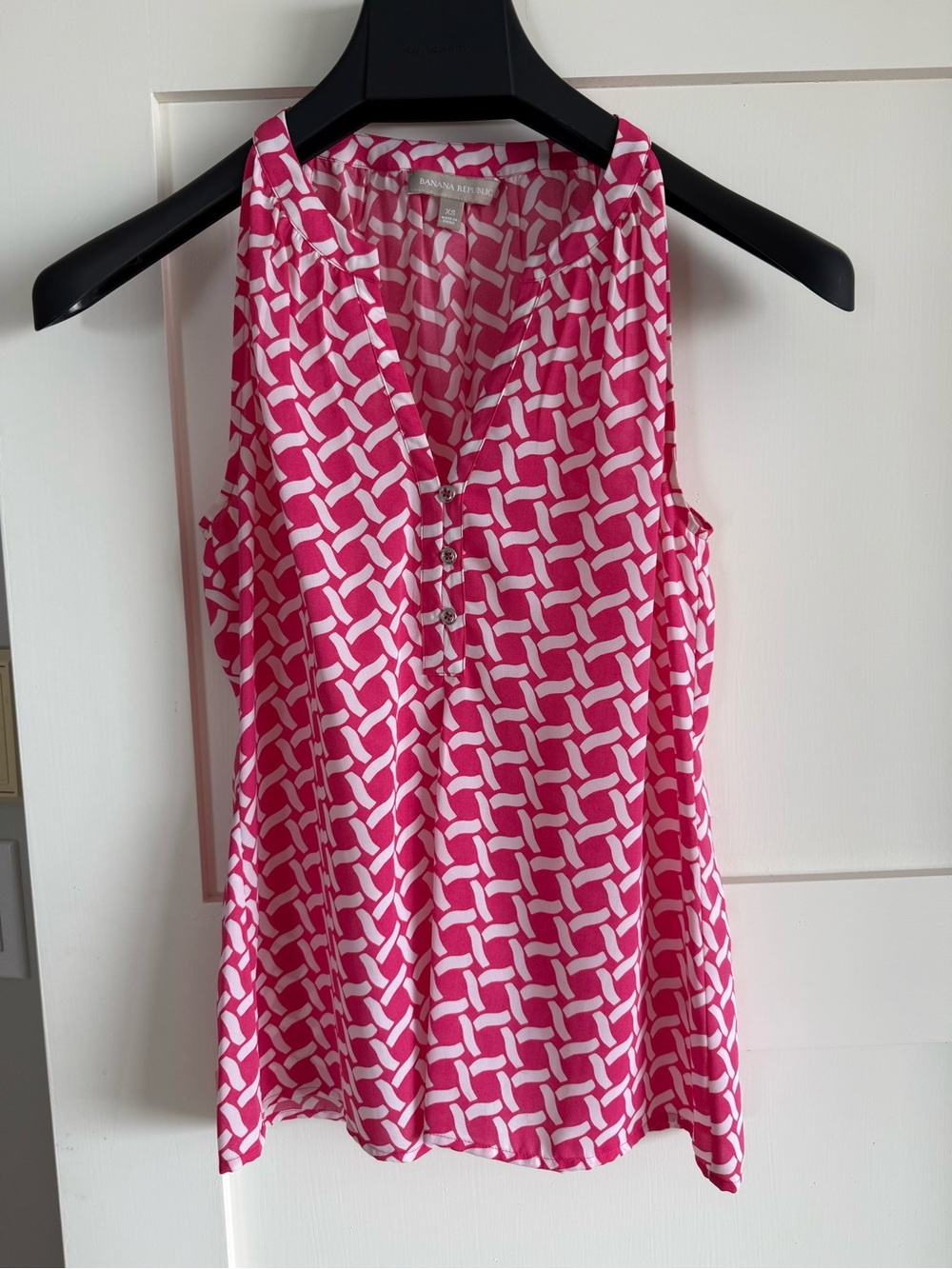 Banana Republic Pink and White Geometric Sleeveless V-Neck Camisole